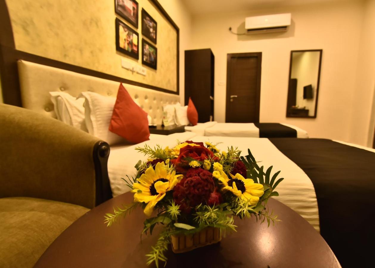 Casa Broadway-A Boutique Hotel Καλκούτα Εξωτερικό φωτογραφία